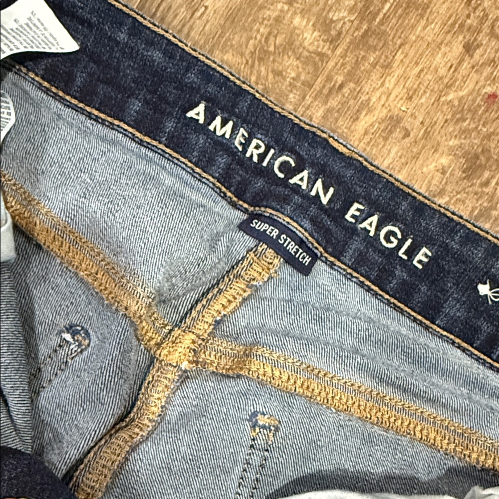 American Eagle Light Blue Denim Jeans - Picture 2 of 3